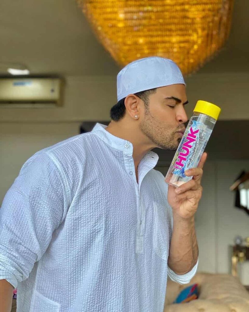 Sahil Khan kissing his brand bottel HUNK